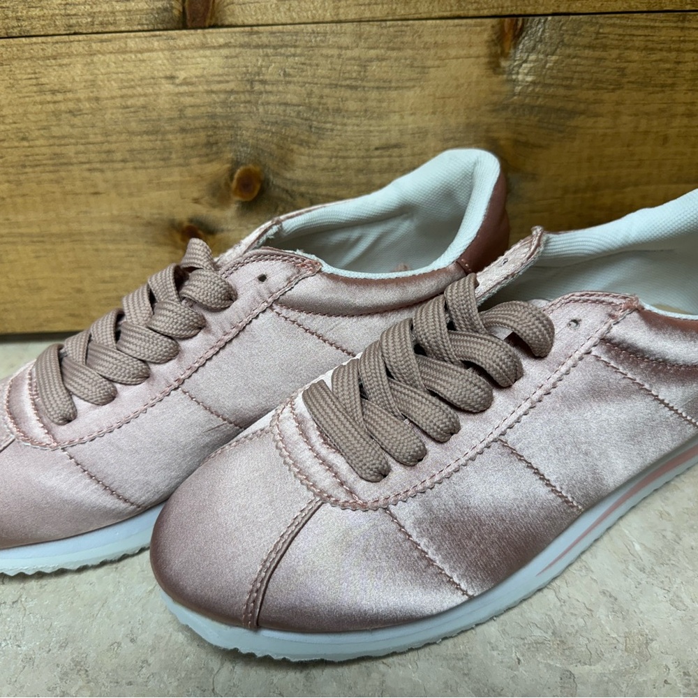 Just Fab rose gold women’s sneakers - Picture 2 of 4